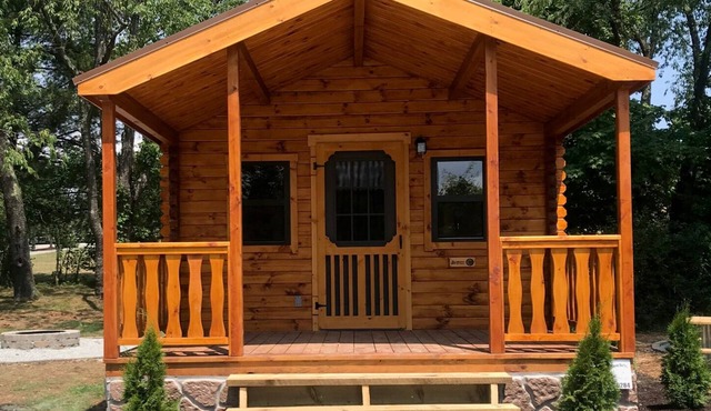 Cozy Log Cabin #4 Minutes from Seven Springs and Hidden Valley!