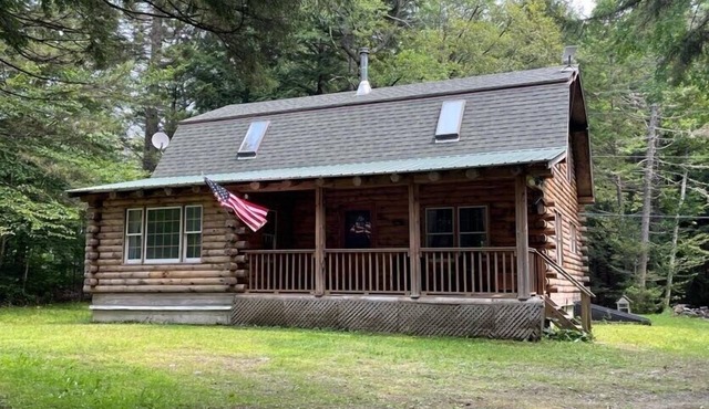 Cozy Log Cabin - Dog Friendly