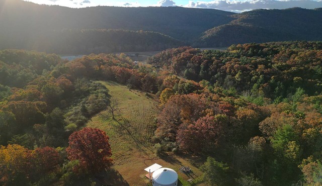 Cozy luxury yurt in the peaceful mountains of Baker, WV