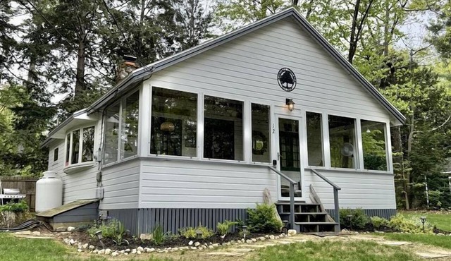Cozy Maine Lake Cottage Steps from Sebago Lake & Beach Access
