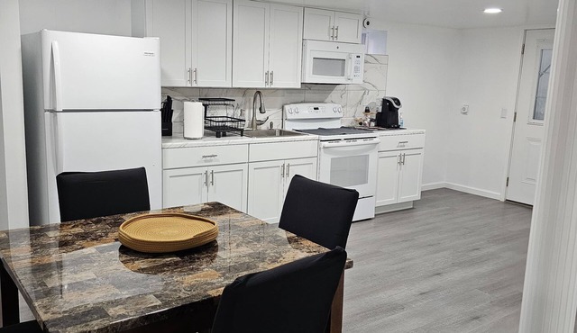Cozy & Modern Lower-Level Apartment — 2BR, Full Kitchen & Bath