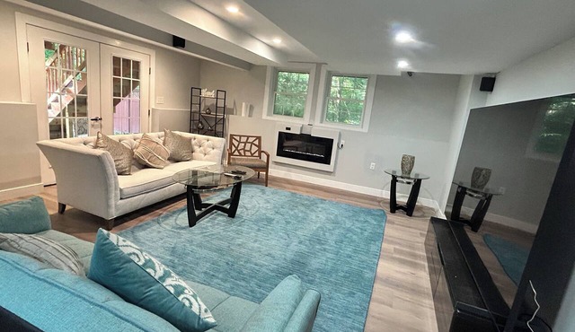 Cozy, NEW, Spacious 1-bedroom suite with AC in charming Nashua