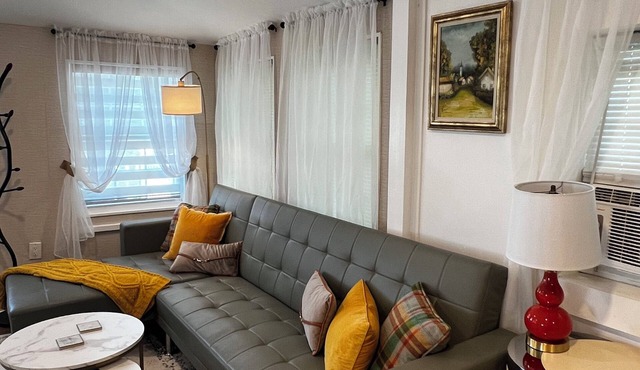 COZY,Newly renovated,West Shores ,short walk to Nasons Beach 🏖🏠