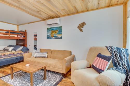 Cozy Norfork Cabin: Fishing, Kayaking & More!