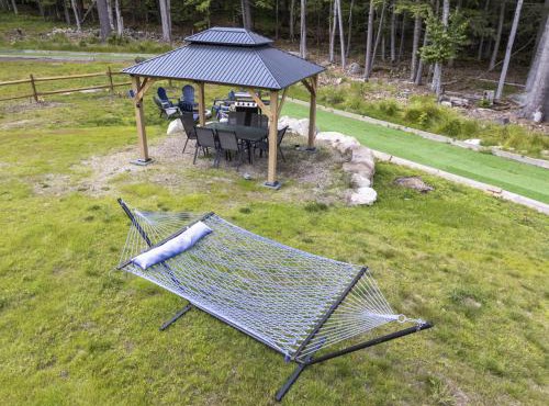 Cozy Retreat Game Room and Fire Pit Winni