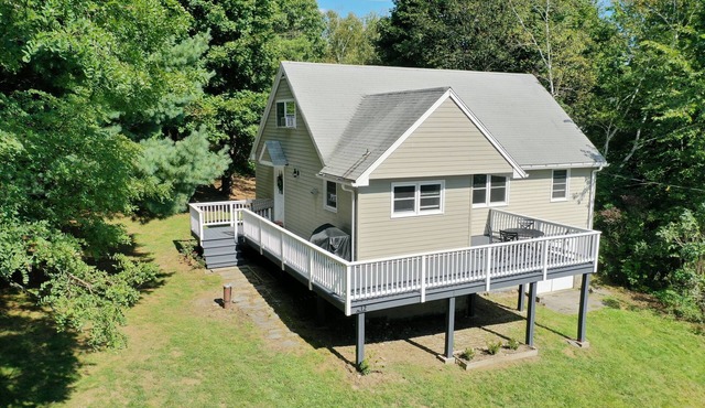 Cozy Retreat on Copake Lake in our Charming Home