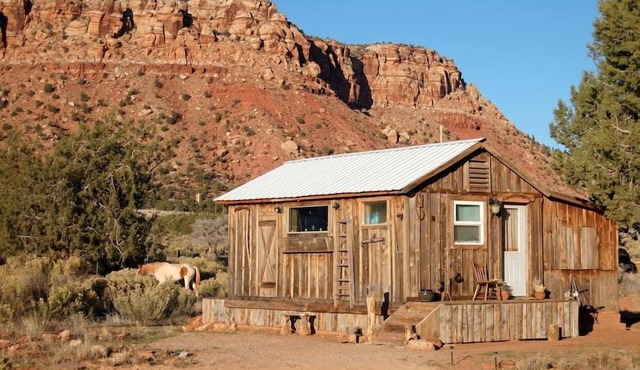 Cozy Rustic Cabin on 400 Acres Zion & Bryce PRIVATE CANYON