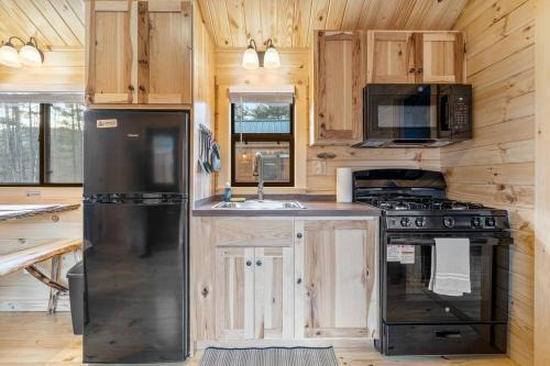 Cozy ski cabin #5 W/Bunk Room, 5 beds