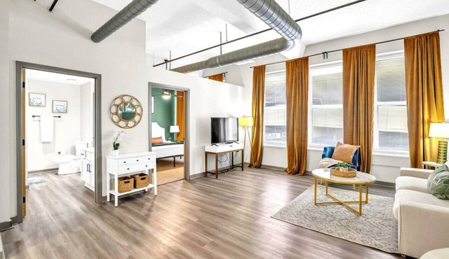 Cozy Stay, Power & Light Area,Pool w/Free Parking