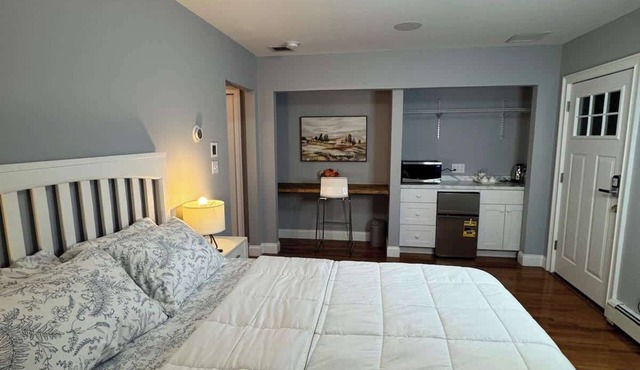 Cozy Studio by Hofstra University