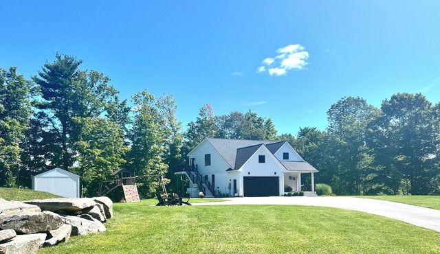 Cozy sunlit apartment steps from downtown Dover. Parking included