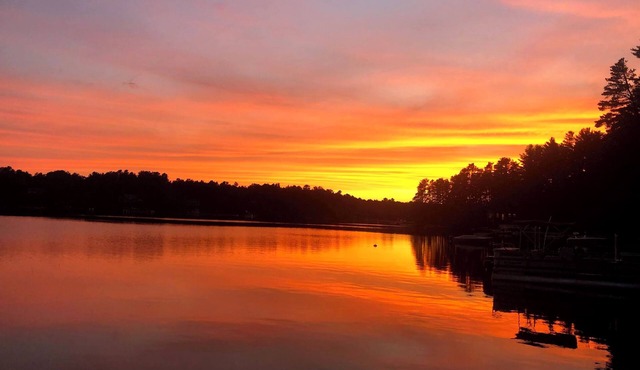 Cozy waterfront cottage right on Berry Bay part of Ossipee Lake.