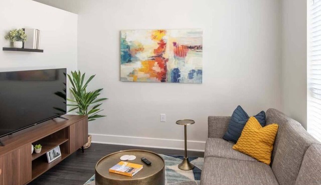 Cozysuites l Upscale 1BR in Downtown Cincinnati