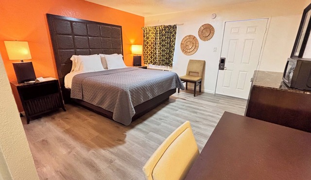 Crest Motel