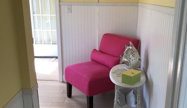 Crisp, clean beach house - Across from beach-free linens.