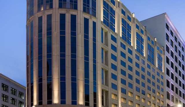 Crowne Plaza Cleveland at Playhouse Square by IHG