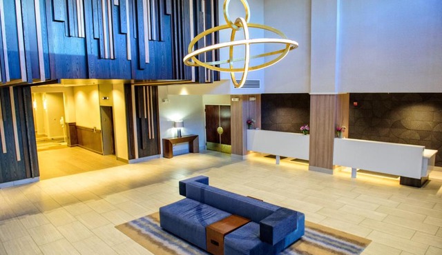 Crowne Plaza Dulles Airport by IHG