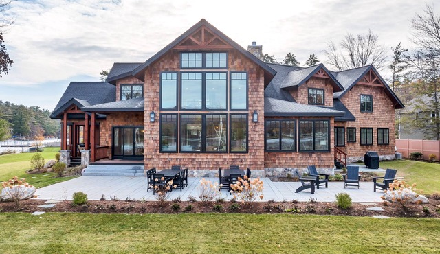 Custom built Adirondack style home sleeps 16 in 6 bedrooms