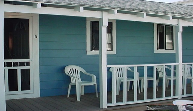 Cute and Cozy. Short walk to Sand. Close to Attractions.