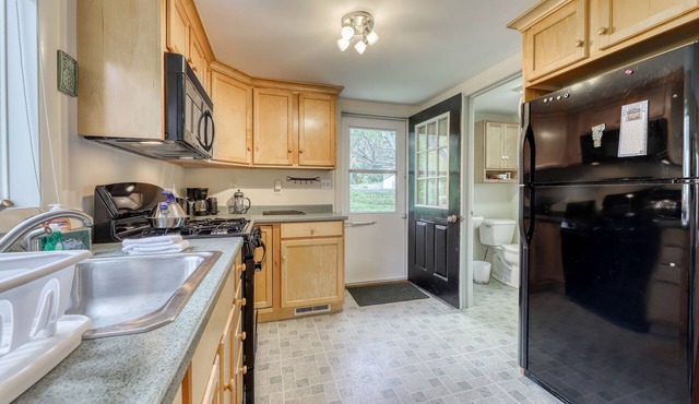 Cute Riverfront Home w/Free WiFi, Washer/Dryer, & Private Deck - Close to Okemo