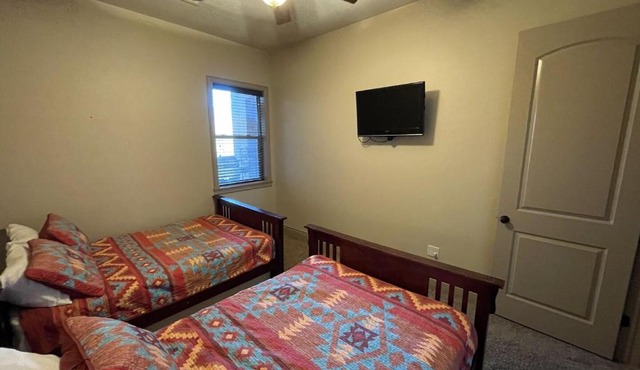 D3 Spacious Sunset Suite Second Floor 2-bedroom