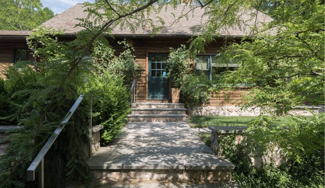 Daniel Boone meets Mid Century Modern Retreat
