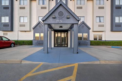 Days Inn by Wyndham near Kansas Speedway