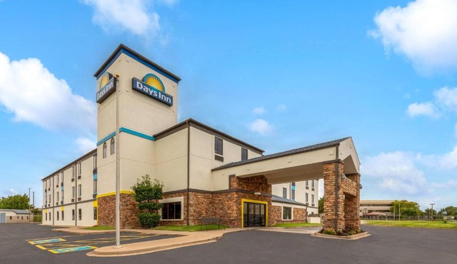 Days Inn by Wyndham Tulsa Central