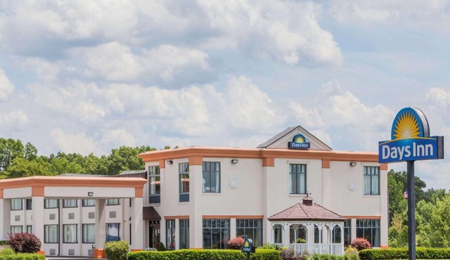 Days Inn by Wyndham Windsor Locks/Bradley Intl Airport