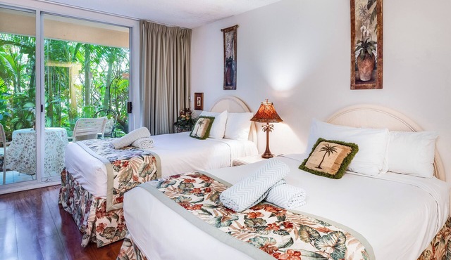 Deluxe Garden View w/WiFi & A/C-Maui Banyan