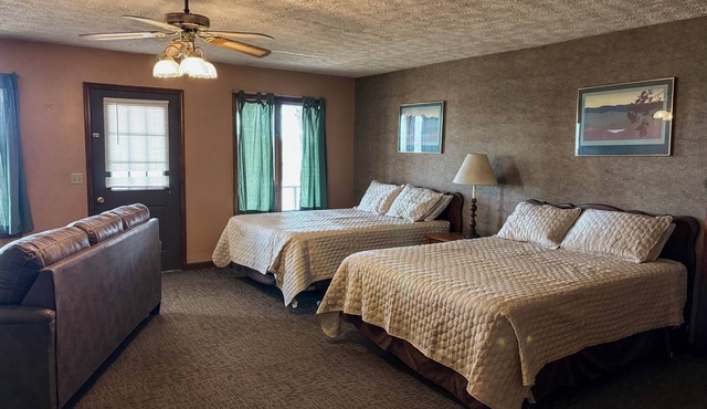 Deluxe Suite - Bungalow overlooking the River!