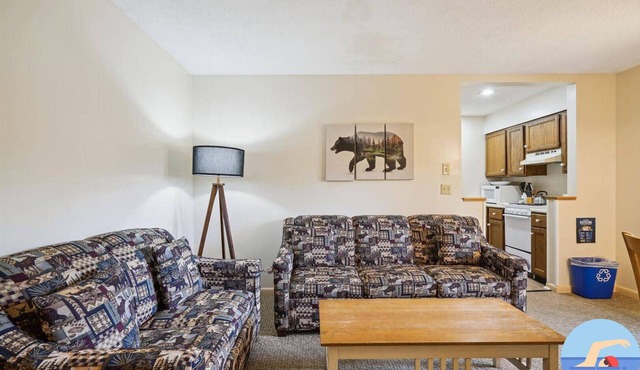 Deluxe Two Bedroom Suite on the 1st floor with outdoor heated pool 10102
