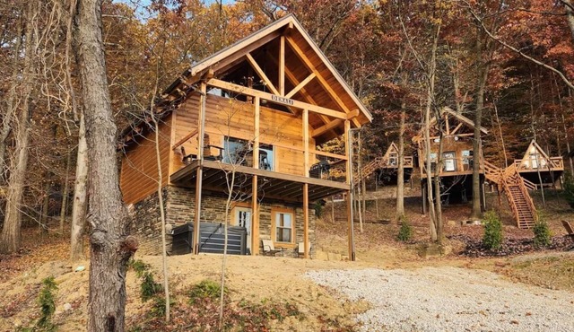 Denali/Pet Friendly-Lakeview -Hot Tub-8 Person Lodge