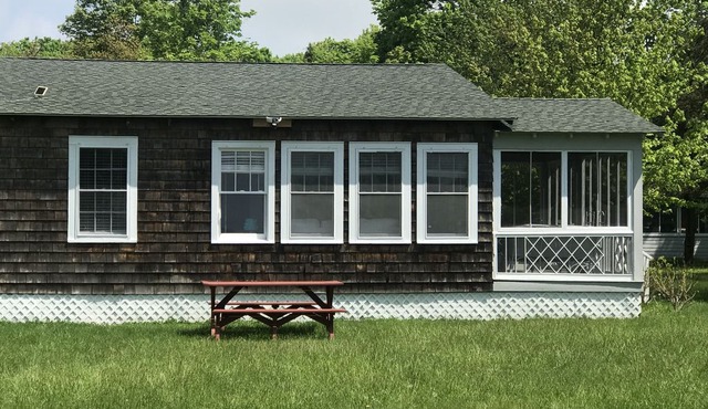 Designer Cottage Hide-away With Water Views/fringe of the Hamptons