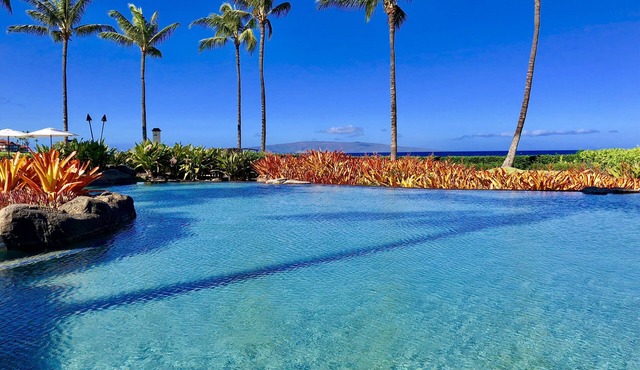 DIRECT BEACHFRONT 4Bd 3BA 3892 s.f. WAILEA PANORAMIC OCEAN & OUTER ISLAND VIEWS