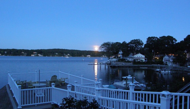 Direct waterfront vacation rental, family friendly, pets allowed