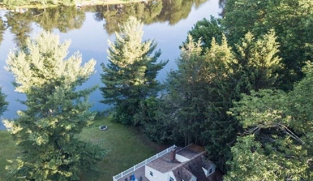Direct Waterfront with Private Beach - Entire Home
