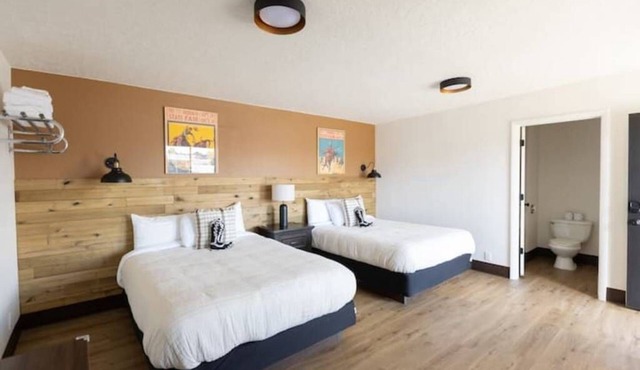 Double Queen Bedroom Western Themed Bryce Canyon