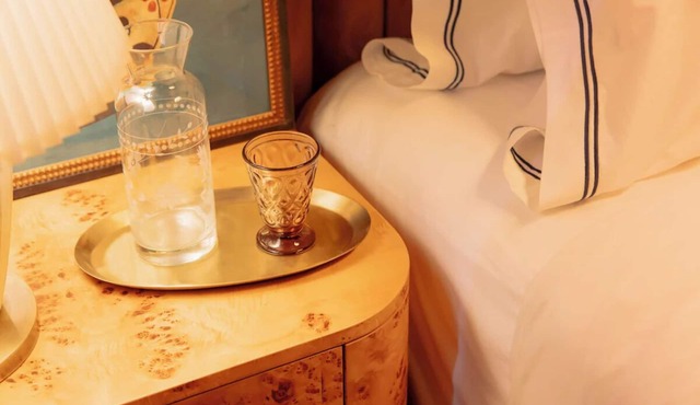 Double Queen Bliss, Fidelity Hotel, 2 Rooms, Steps from Downtown Attractions