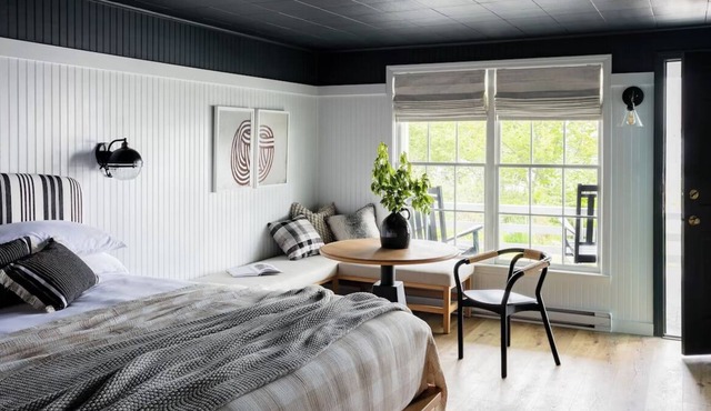 Double Queen w/Porch | Bluebird Ocean Point Inn | Private Beach Access