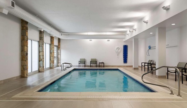 DoubleTree by Hilton Pittsburgh Airport