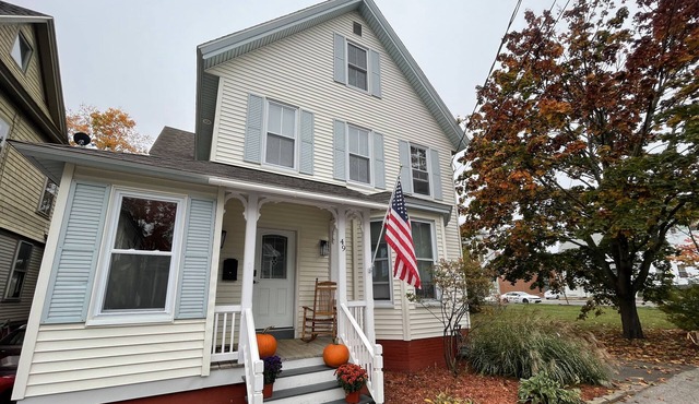Downtown Fresh Bright 2 Bedroom Remodeled Historic Apartment
