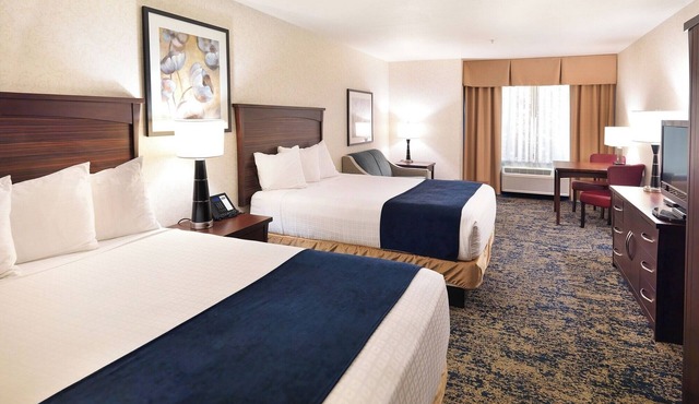 Downtown Stay | 2 Units w/Pool Access, Free Breakfast, Parking & Pet-Friendly