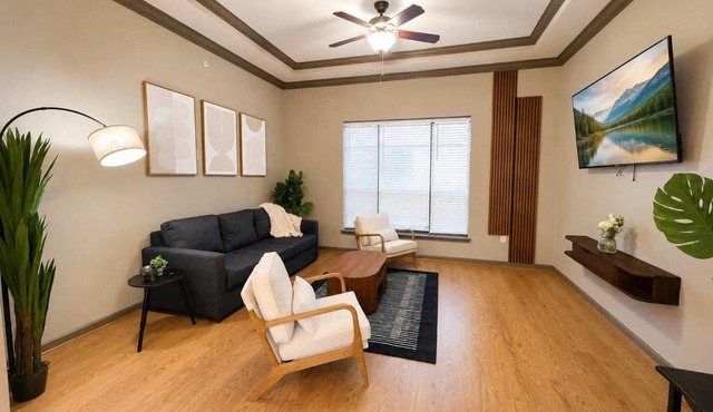 Downtown Tulsa Apartment Near Arts District Pool
