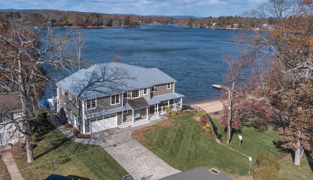 Dream Lakehouse on Congamond Lakes