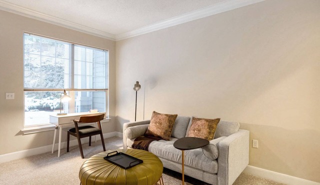 Dreamy Waltham 1BR w/Gym & W/D, nr Shops & Groceries, by Blueground