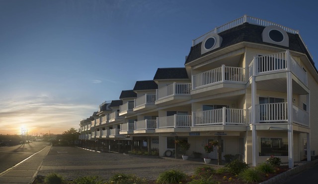 Drifting Sands Oceanfront Hotel