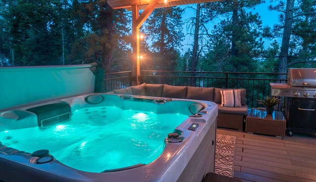 Duck Creek Escape - Hot Tub, Fire Pit & Family Fun