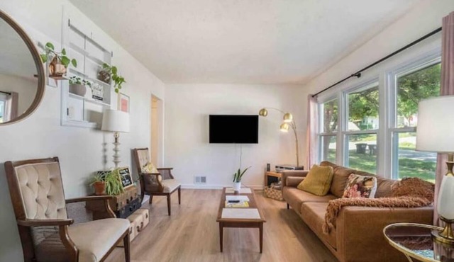 Dundee Den - Walkable Charming Neighborhood