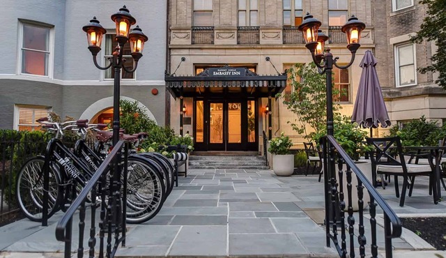 Dupont Circle Embassy Inn by FOUND